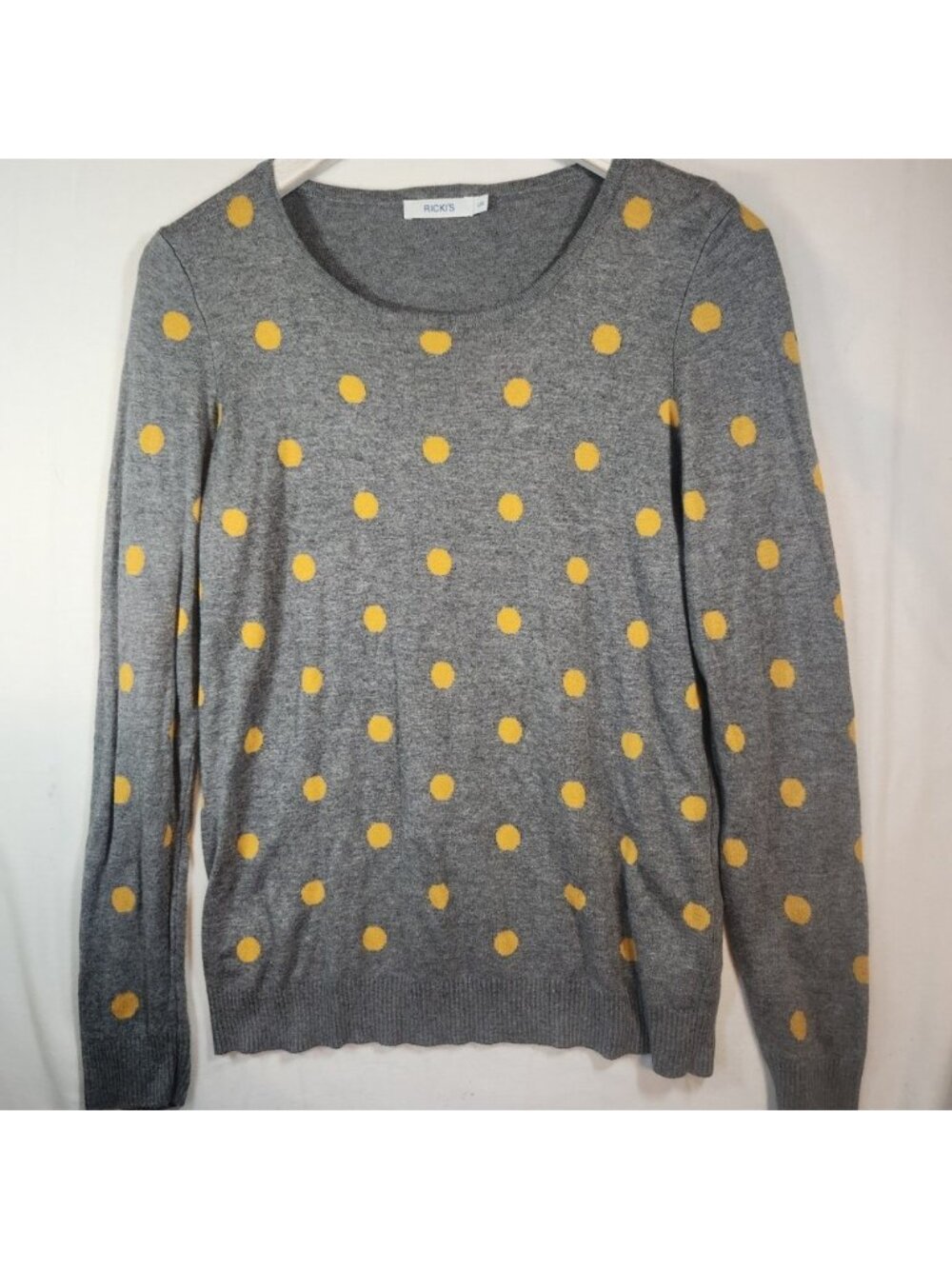 Rickis Womens Grey Yellow Polka Dot Long Sleeve Scoop Neck Sweater